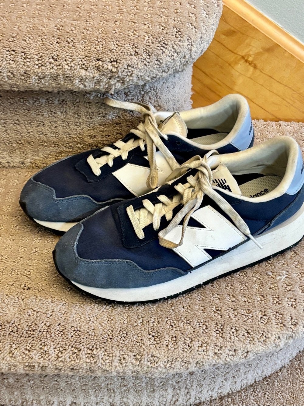 New Balance 237 Women’s Navy and White Classic Runner Sneakers Size 11